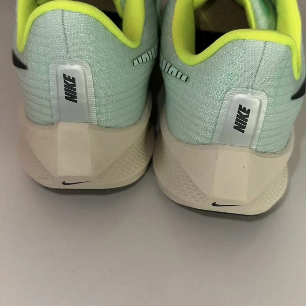 Nike women’s Air Zoom Pegasus 39 green purple walking running sneakers 10